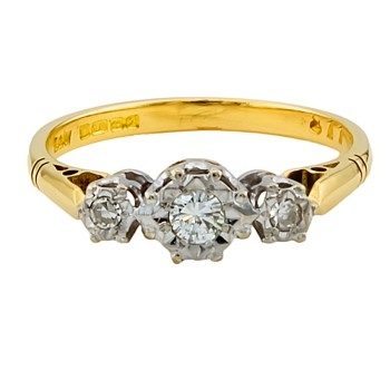 18ct gold Vintage Diamond 3 stone Ring size P